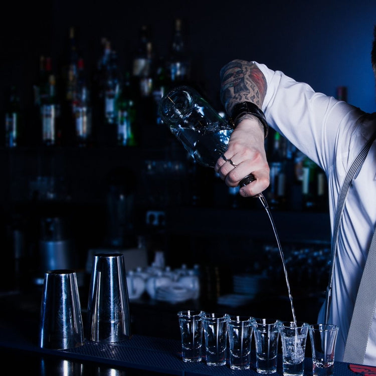 Lot de bec verseur doseur à alcool 2 et 4 cl avec bille Fackelmann Bar Concept